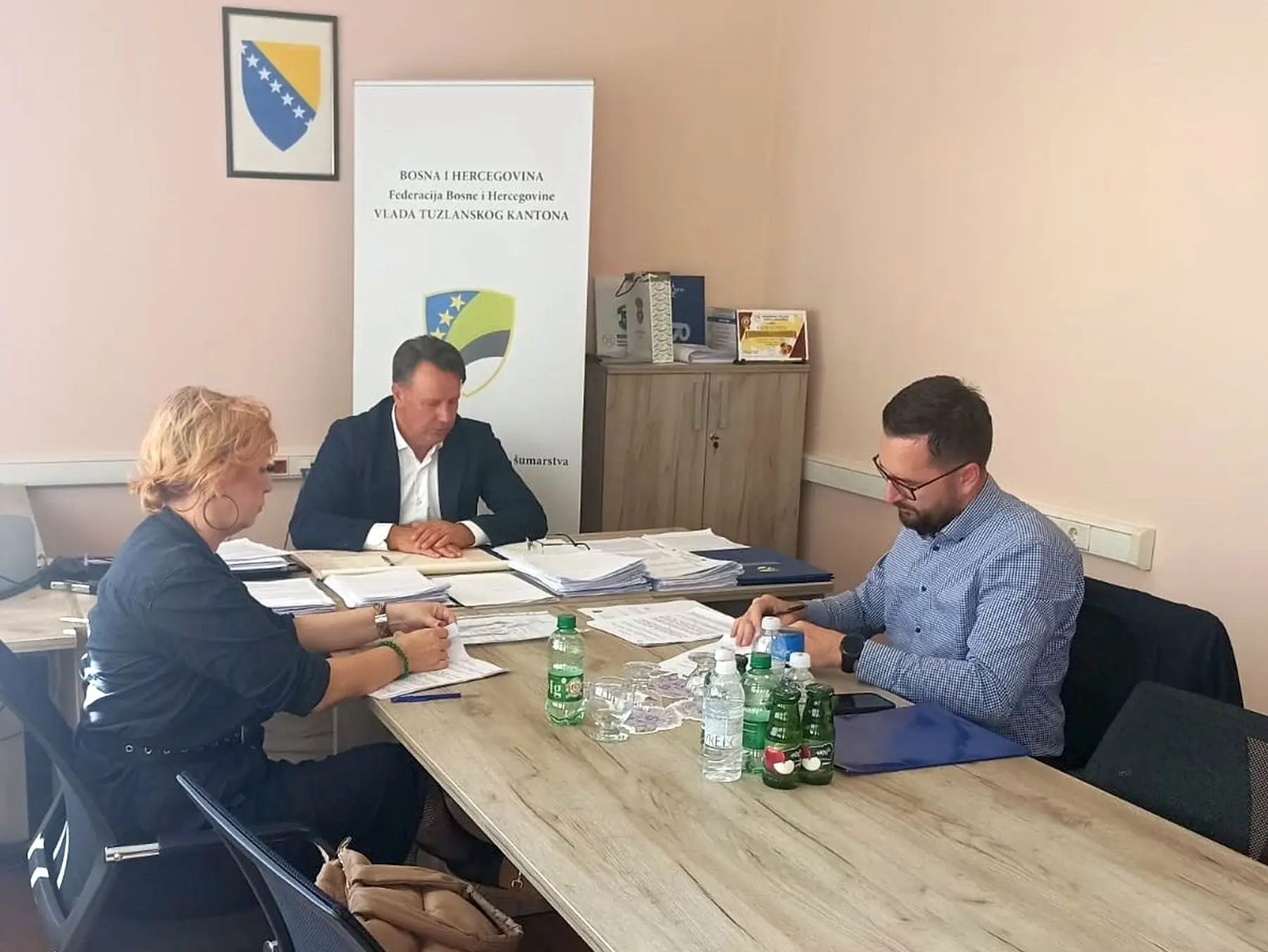 Potpisani ugovori za uređenje poljoprivrednog zemljišta u Tuzli i Kalesiji